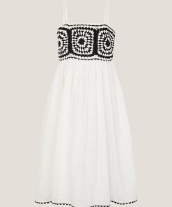 Lyndacasillas.shop10957beff9 1