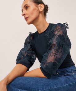 Lyndacasillas.shop5eee68e687 1