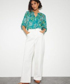 Lyndacasillas.shop5f50596dcd 2