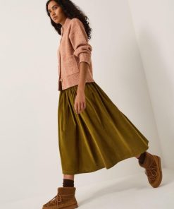 Lyndacasillas.shop6e2d2bad17 1