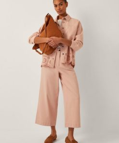 Lyndacasillas.shop98833964d5 1