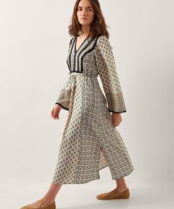 Lyndacasillas.shopf7f17fe85e 1